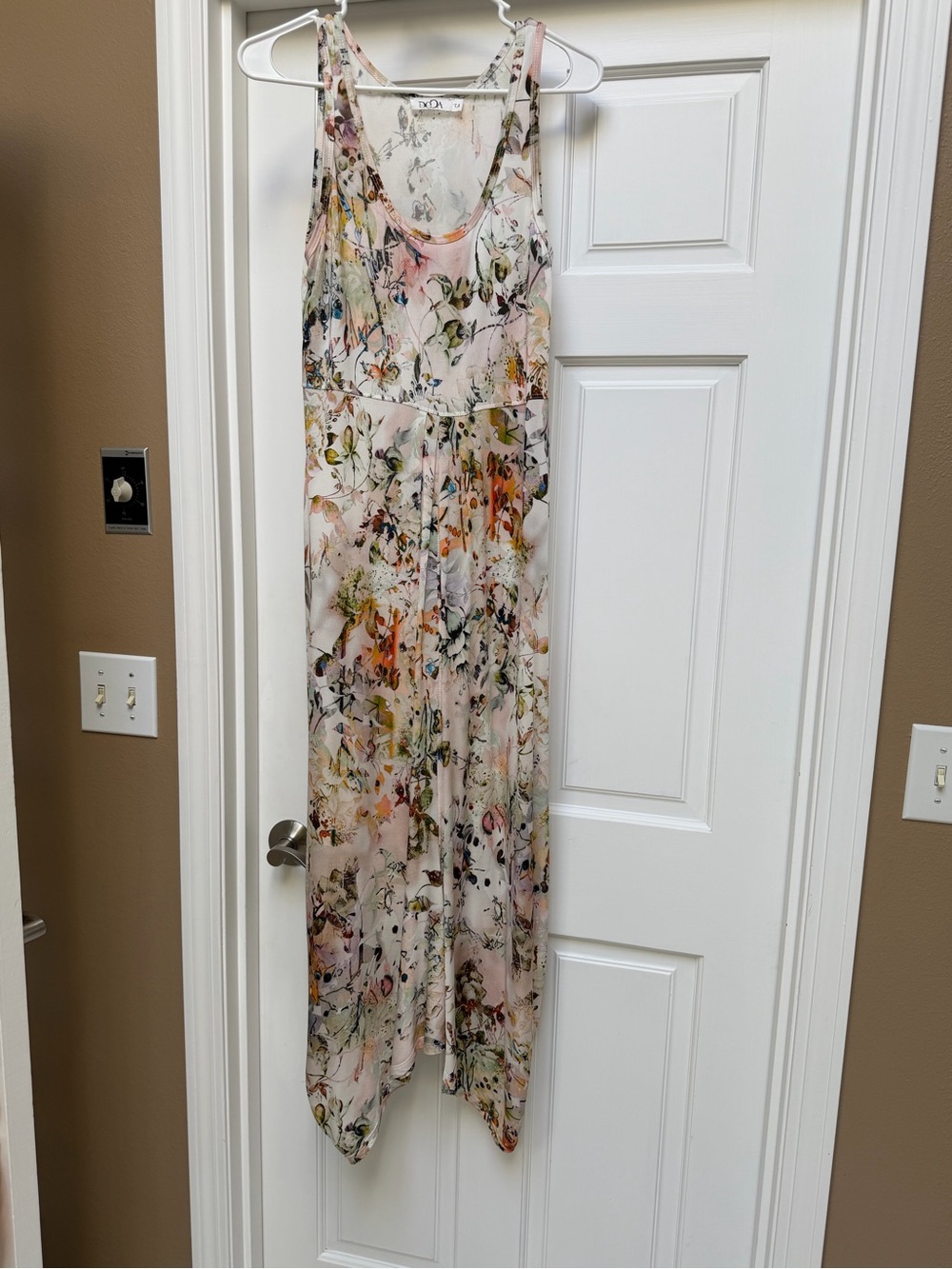 Scoop-Neck Maxi Dress.